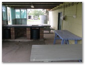 Moolap Caravan Park - Moolap Geelong: Camp kitchen and BBQ area