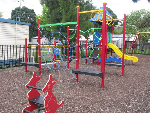 Geelong Riverview Tourist Park - Belmont Geelong: Playground for children.