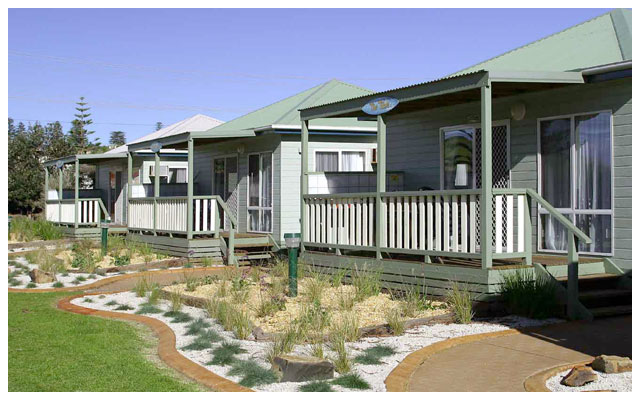 Werri Beach Holiday Park - Gerringong: Cottage accommodation, ideal for families, couples and singles