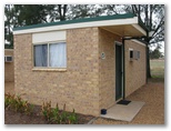 Gilgandra Caravan Park - Gilgandra: Cottage accommodation ideal for families, couples and singles