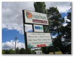 Craigieburn Tourist Park - Glen Innes: Craigieburn Tourist Park welcome sign