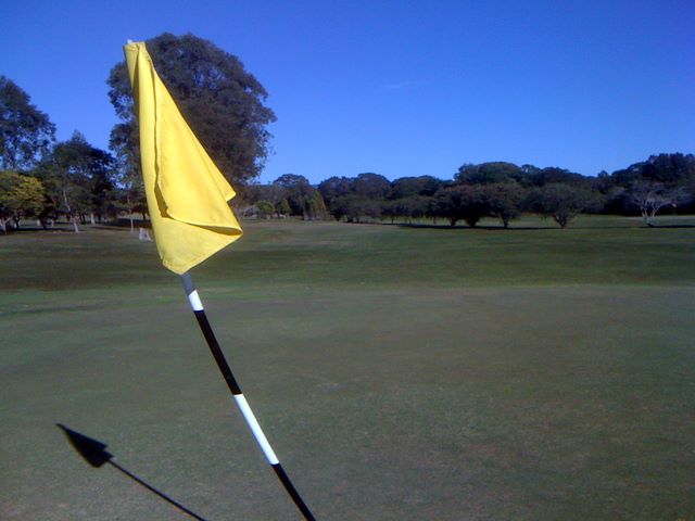 Tally Valley Public Golf Course - Elanora Gold Coast: Green on Hole 6 looking back along the fairway.