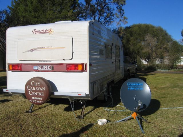 Goolgowi Caravan Park - Goolgoowi: Powered sites for caravans - this Roadstar has a Campersat TV/Radio Satellite system