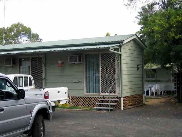 Rivergums Caravan Park - Goondiwindi: Cottage accommodation ideal for families, couples and singles