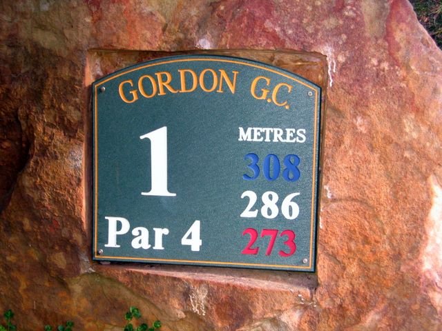 Gordon Golf Course - Gordon Sydney: Hole 1, Par 4 - 308 meters