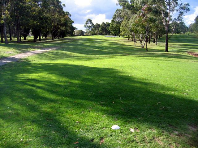 Gordon Golf Course - Gordon Sydney: Fairway view Hole 3