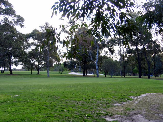 Gordon Golf Course - Gordon Sydney: Green on Hole 9