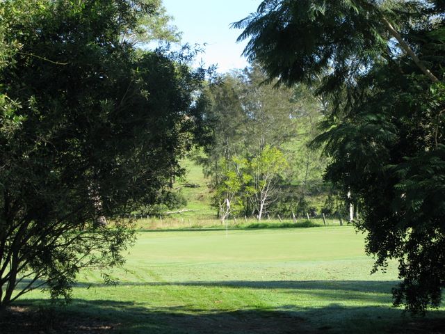 Grafton District Services Social Golf Club - Grafton: Green on Hole 4.