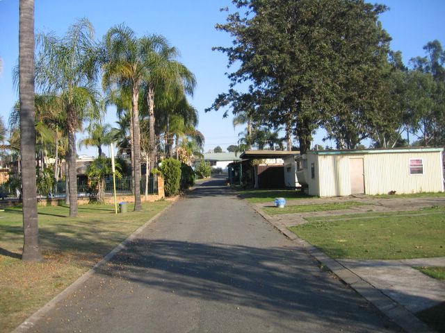 Glenwood Holiday Park - Grafton: Good paved roads throughout the park