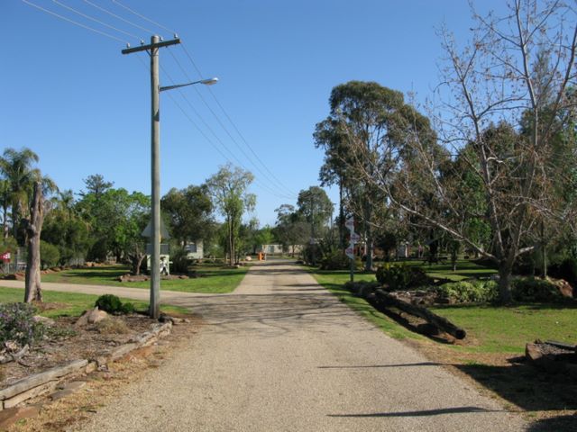 Griffith Caravan Village - Griffith: Good paved roads throughout the park