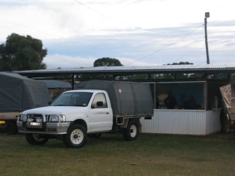 Gulgong Showground Caravan Park - Gulgong: Camp kitchen and BBQ area