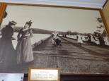 Gundagai River Caravan Park - Gundagai: Old photo of Hume highway bridge in the museum