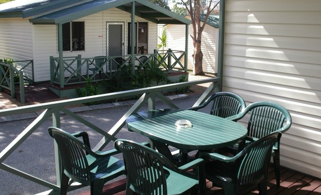 Karrinyup Waters Resort - Gwelup: The verandah of the spa cabin