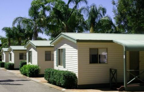 Karrinyup Waters Resort - Gwelup: A row of two bedroom superior cabins