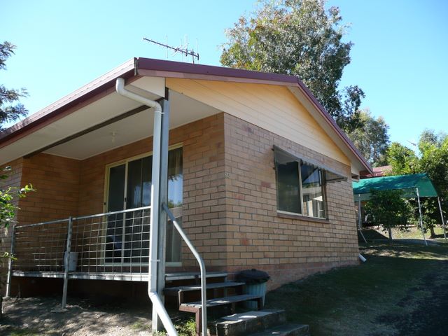 Twin Lakes Village Caravan Park - Gympie: Cottage accommodation ideal for families, couples and singles