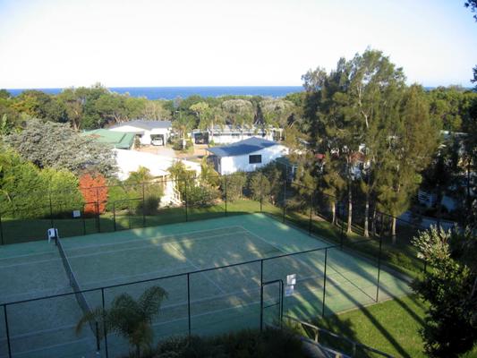 Beachfront Holiday Resort - Hallidays Point: Tennis courts