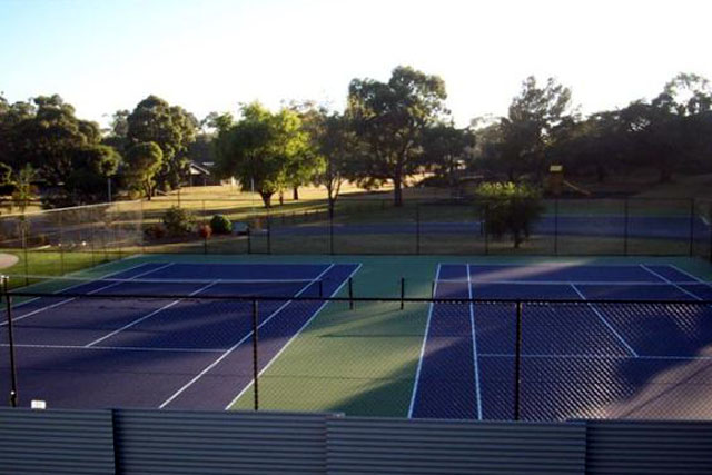 ParkGate Resort BIG4 - Halls Gap: All weather tennis courts