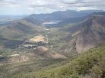 Halls Gap Caravan Park - Halls Gap: View from Baroka lookout. This lookout can be accessed by car.