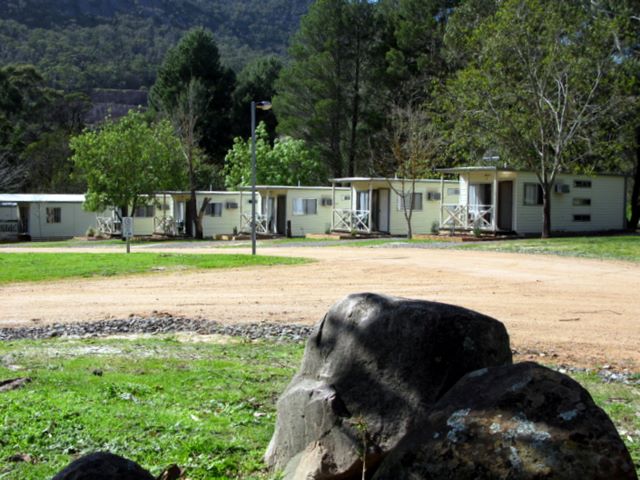 Halls Gap Lakeside Tourist Park - Halls Gap: Gravel roads throughout the park