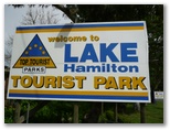 Lake Hamilton Motor Village & Caravan Park - Hamilton: Lake Hamilton Tourist Park welcome sign