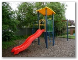 Lake Hamilton Motor Village & Caravan Park - Hamilton: Playground for children.
