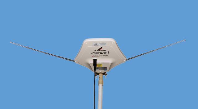 Happy Wanderer Caravan Accessories - Somerton Park: Happy Wanderer Caravan Accessories: The DX Active Zone Antenna is light, compact and has an elegant streamlined design.