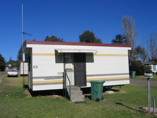 Harden Caravan Park - Harden: Cottage accommodation ideal for families, couples and singles