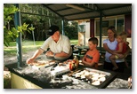 BIG4 Harrington Beach Holiday Park - Harrington: Camp kitchen and BBQ area