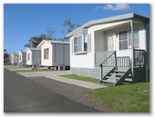 Pacific Gardens Van Village - Heatherbrae: Cottage accommodation, ideal for families, couples and singles