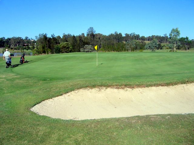 Heritage Green Residential Golf Course - Rutherford: Green on Hole 2