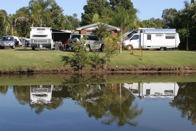 Fraser Lodge Holiday Park - Torquay: Ensuite Powered Sites for Caravans with water views.