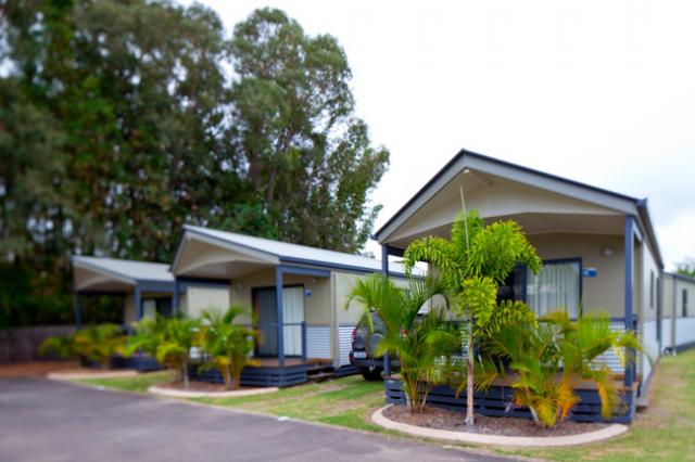 Fraser Lodge Holiday Park - Torquay: Palm Cabins