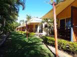 Happy Wanderer Village - Hervey Bay: front of villa style cabins
