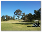 Hills International Golf Club - Jimboomba: Approach to the green on Hole 1