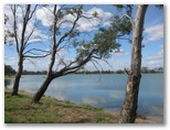 Mallee Bush Retreat - Hopetoun: Lake Lascelles Free camping available on the opposite side of the Lake.