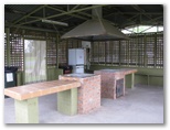 Horsham Caravan Park - Horsham: Interior of camp kitchen