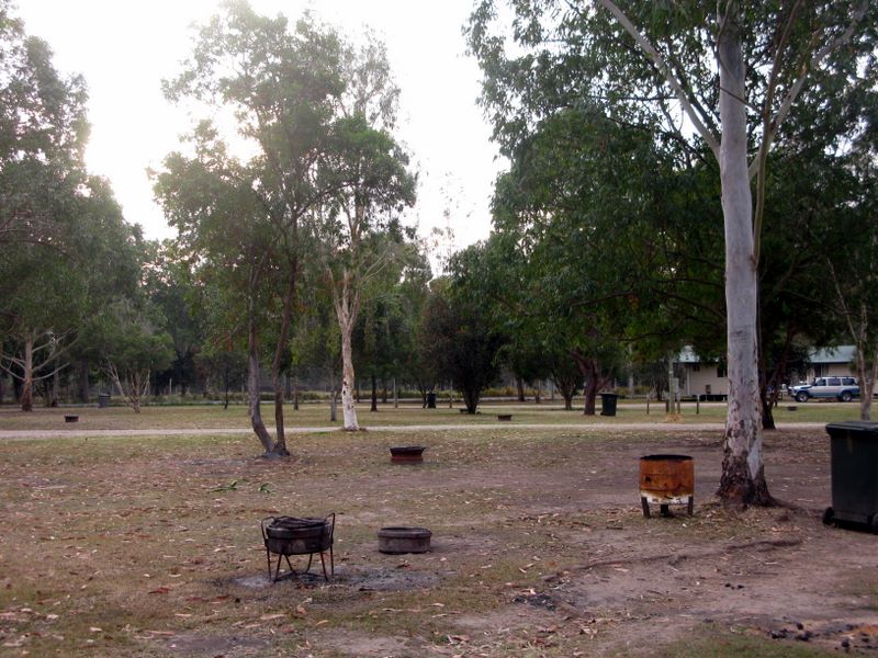 Borumba Deer Park and Caravan Park - Imbil: Campfire facilities
