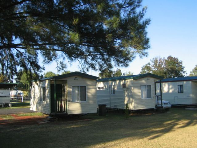 Inverell Caravan Park - Inverell: Cottage accommodation ideal for families, couples and singles