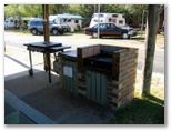Fossickers Rest Tourist Park - Inverell: Camp Kitchen and BBQ area