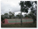 Jeparit Caravan Park - Jeparit: Tennis courts adjacent to the park