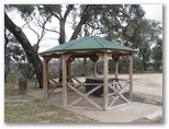 Jeparit Caravan Park - Jeparit: Sheltered outdoor BBQ in adjacent park.