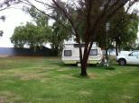 Jeparit Caravan Park - Jeparit: The caravan park has beautiful grass throughout most camp sites