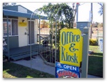 Junee Tourist Park - Junee: Reception and office