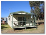 Junee Tourist Park - Junee: Cottage accommodation ideal for families, couples and singles