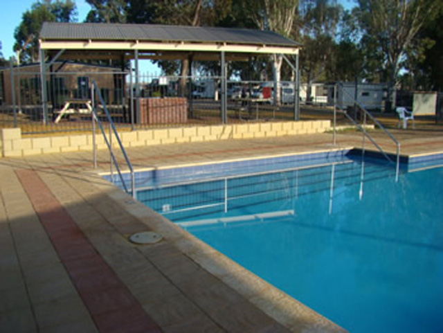 Kalbarri Tudor Holiday Park - Kalbarri: Swimming pool