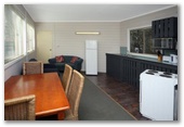 Kangaroo Valley Tourist Park - Kangaroo Valley: Common Kitchen for Bingalow Rooms