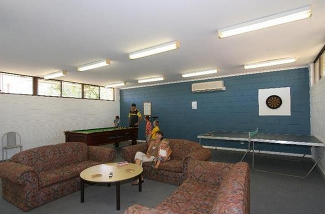 Pilbara Holiday Park - Karratha: Games room