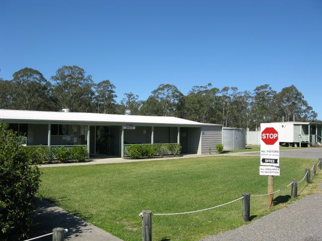 Australian Motor Homes Tourist Park - Karuah: Reception and office