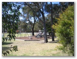 Katoomba Falls Caravan Park - Katoomba: Playground for children near park entrance