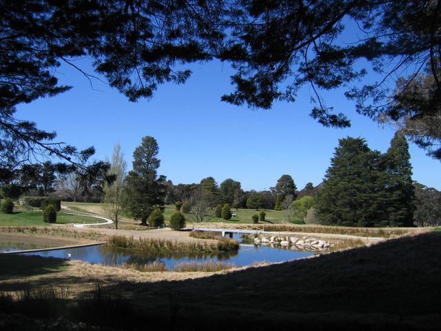 Katoomba Golf Club - Katoomba: Magnificent water view near Hole 9